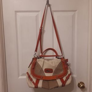 GUSSACI CREAM AND RED PURSE